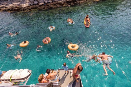 Split: Hvar, Brač en Pakleni Cruise met Lunch en Drankjes