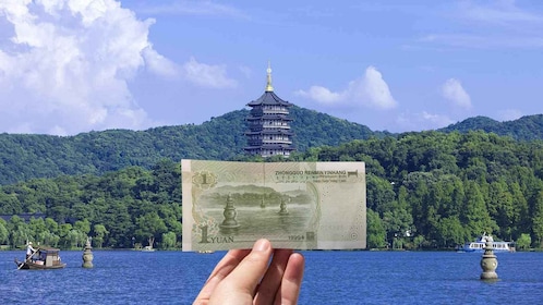 Hangzhou: Private Customised Tour of City's Top Sights