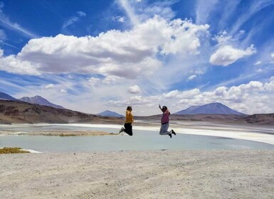 From San Pedro de Atacama: 2-Days tour to Uyuni Salt Flats