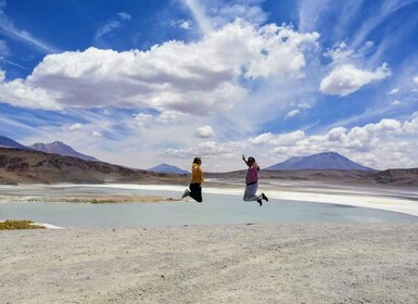 From San Pedro de Atacama: 2-Days tour to Uyuni Salt Flats