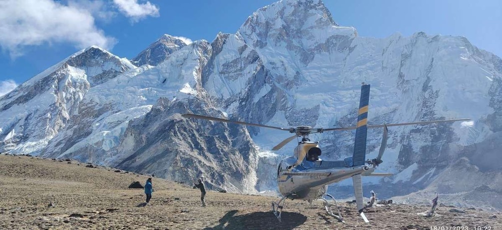 Everest Helicopter Tour with Landing at Kalapathar 5550 Mtrs
