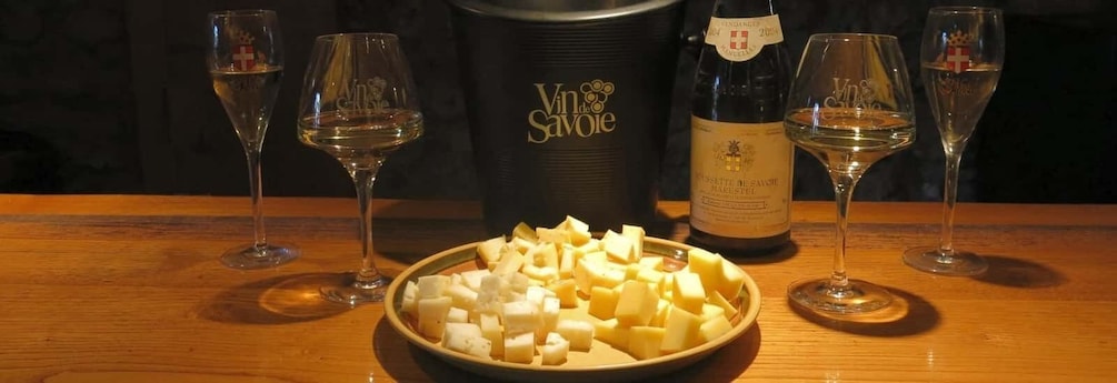 Picture 3 for Activity Wines and cheeses tasting experience at home