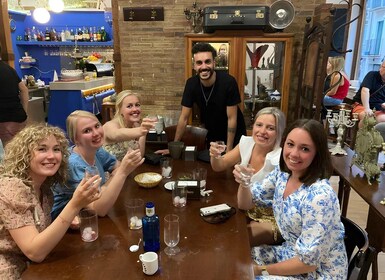 Malaga: Wein- und Tapas-Tour mit Verkostungen und Getränken