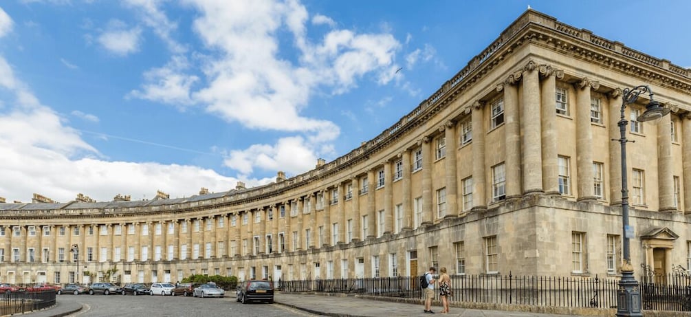 Bath: Bridgeton Walking Tour with an APP