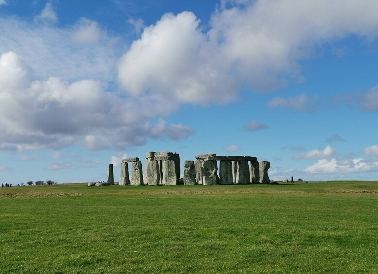 Picture 3 for Activity From Southampton: Stonehenge and Bath Guided Day Trip