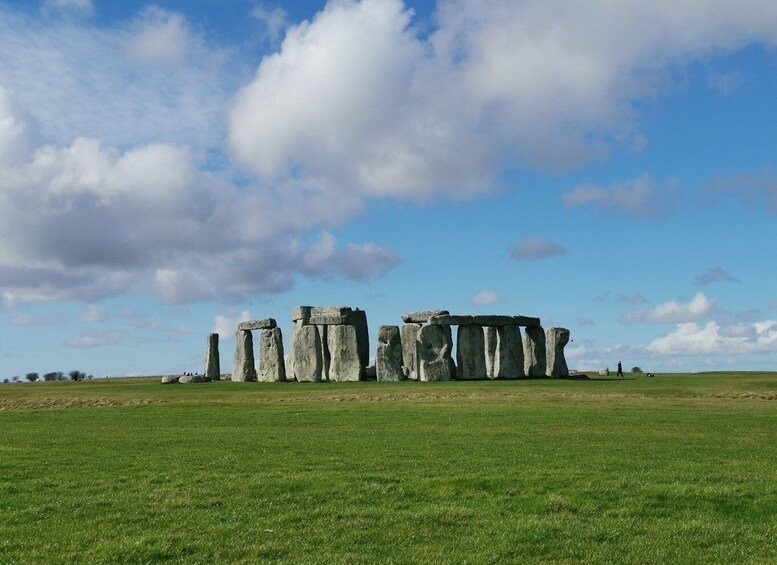 Picture 3 for Activity From Southampton: Stonehenge and Bath Guided Day Trip