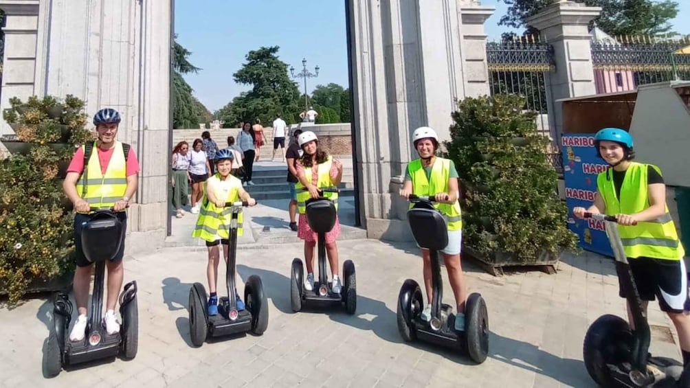 Madrid: Madrid Rio Park Segway Private Tour