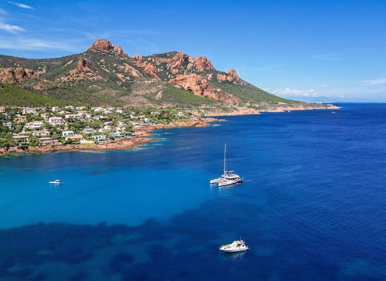 Saint Raphael: the 3 Capes Full Day and Meal Cruise
