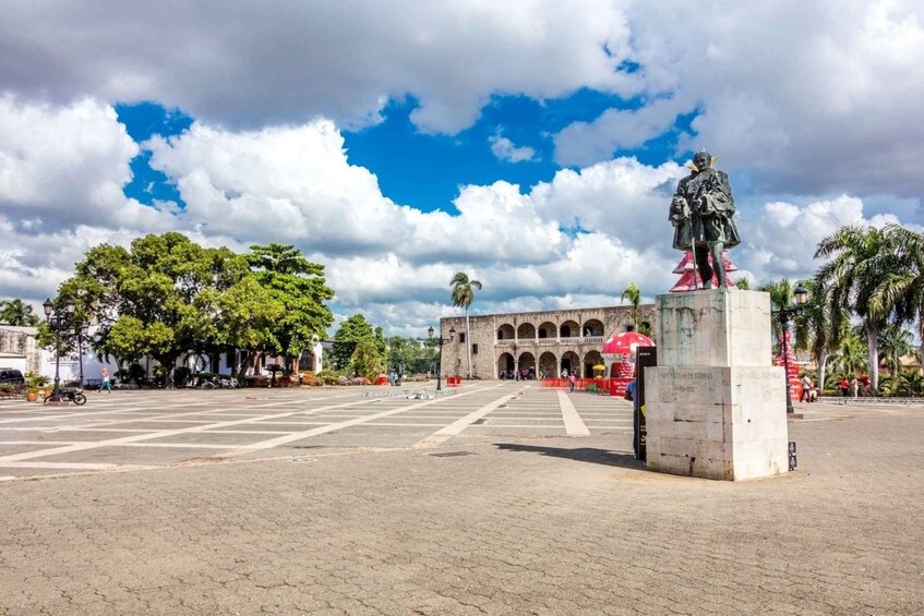 Visit to the city of Santo Domingo with guide & typical food