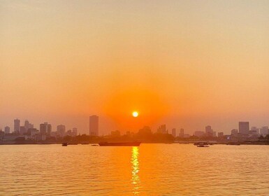 Phnom Penh kokopäiväretki sisältäen auringonlaskun Mekong-joen veneellä