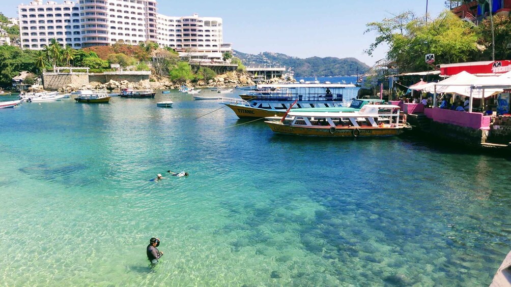 Picture 2 for Activity .Scuba Diving in Acapulco for Begginers