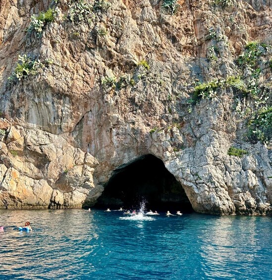 Nice: Mala Caves, Villefranche & Snorkeling Boat Tour