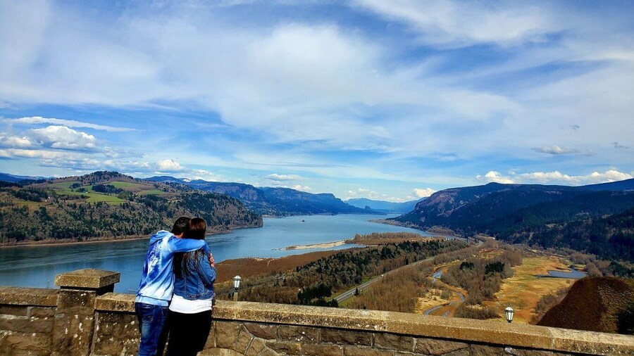 From Portland: Full Day Gorge Waterfalls & Mt. Hood Tour