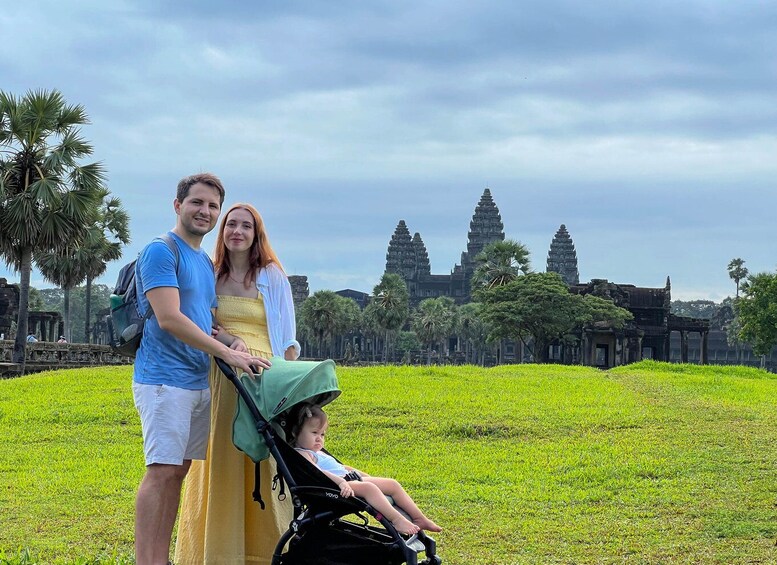 Siem Reap: Angkor Wat Sunrise Tour via Tuk Tuk & Breakfast