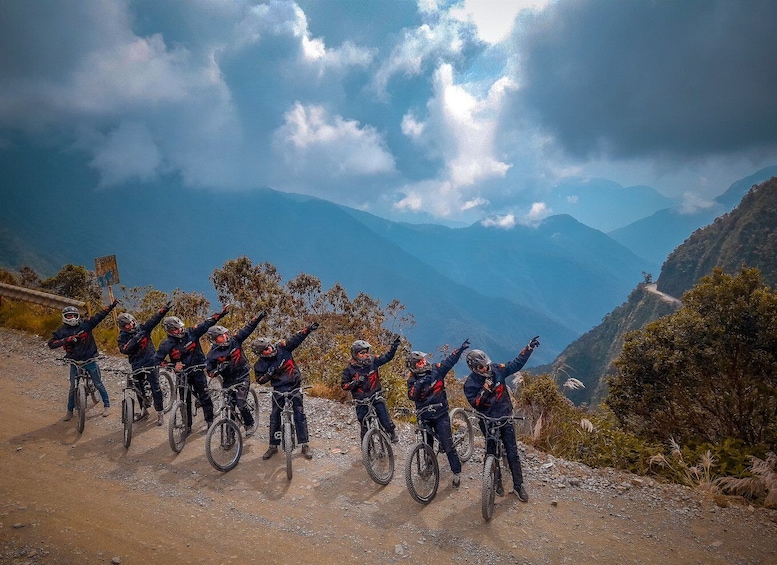 From La Paz: 3-Day Biking Tour Death Road & Uyuni Salt Flats