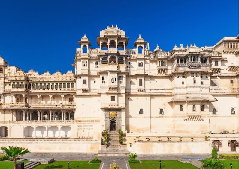 Picture 2 for Activity Highlights of Udaipur City -Guided Half-Day Car Tour