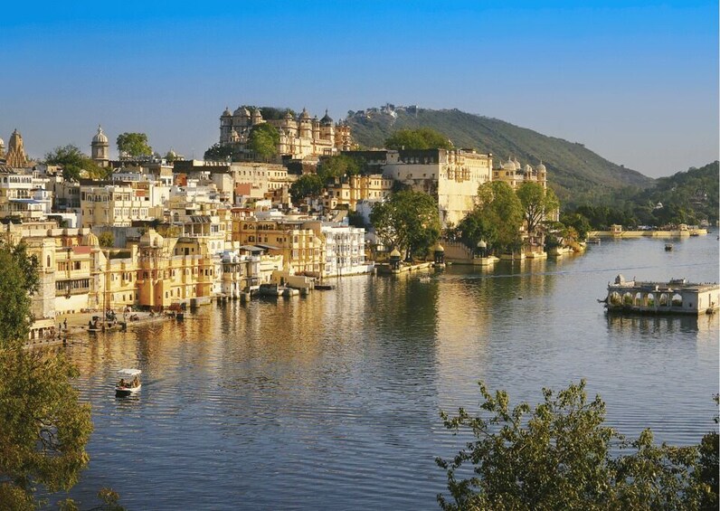 Highlights of Udaipur City -Guided Half-Day Car Tour