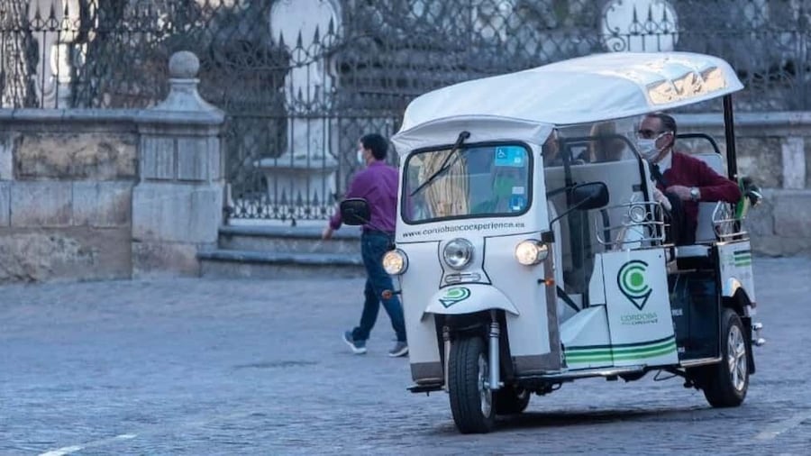 Córdoba: Guided City Tour by Tuk-Tuk