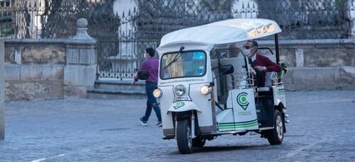 Córdoba: Guided City Tour by Tuk-Tuk