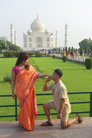 Skip The Line Taj Mahal, Agra Fort Same Day Luxury Tour