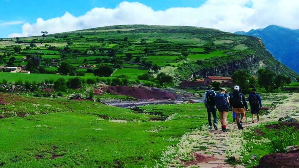 Sucre: 3 days trek in Inca Trails and the Crater de Maragua