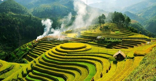 Hanoi: recorrido guiado de 2 días por la aldea de Sa Pa y en una casa de fa...