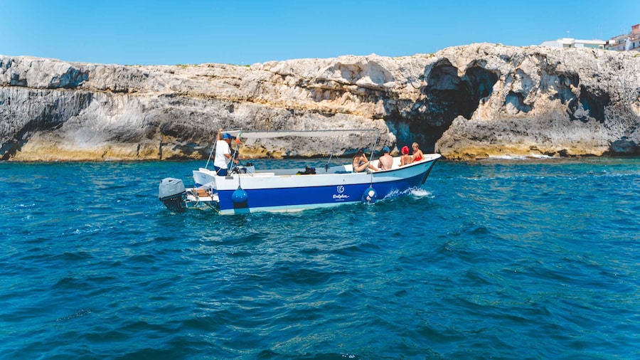 Syracuse: Ortigia and Sea Caves Excursion by Boat