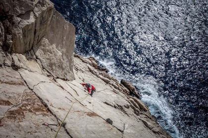 Multi Pitch Climb Session in the Calanques near Marseille