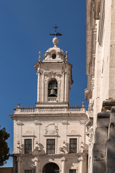 Lisbon: Graça Church Entry Ticket with Drink on the Terrace