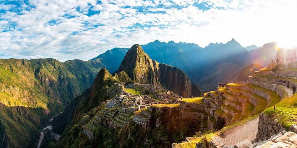 Picture 5 for Activity From Machu Picchu: Private Tour Guide & Bus Ticket