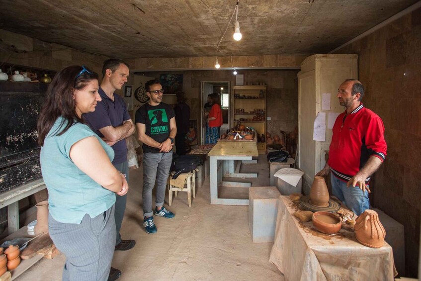 Picture 1 for Activity Discover the art of pottery under the guidance of an Armenia