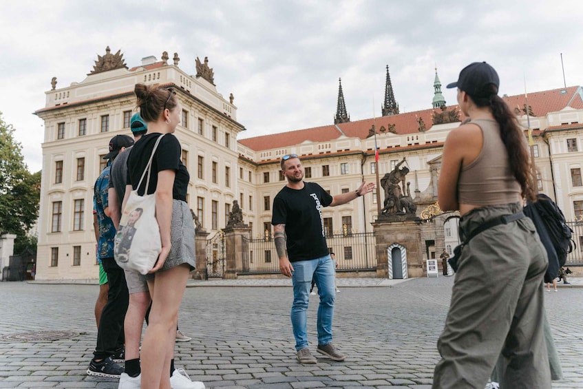 Picture 6 for Activity Prague: Old Town, Prague Castle & River Boat Cruise Day-Tour