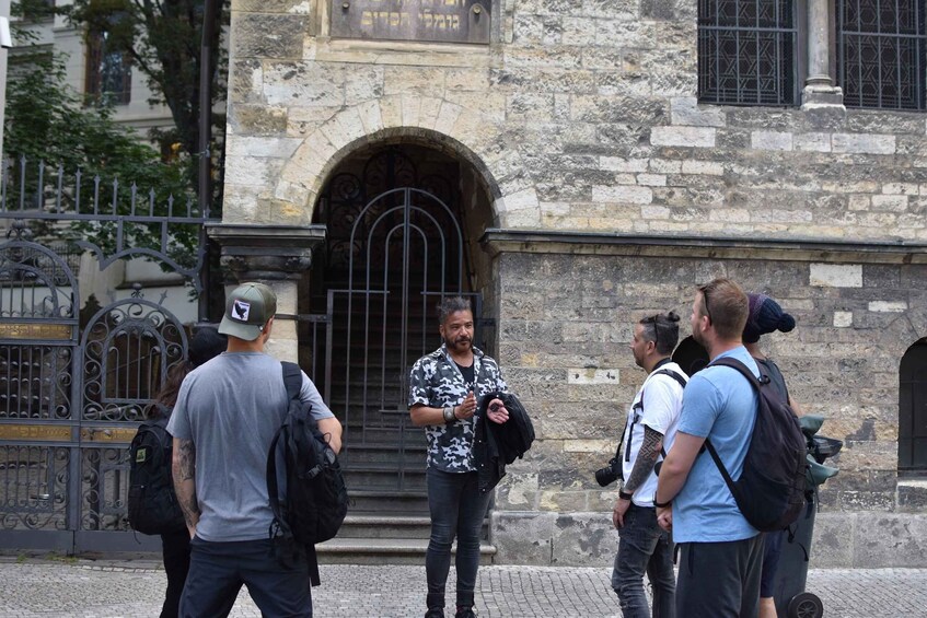 Picture 14 for Activity Prague: Old Town, Prague Castle & River Boat Cruise Day-Tour