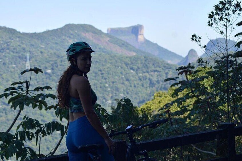 Estrada Redentor
