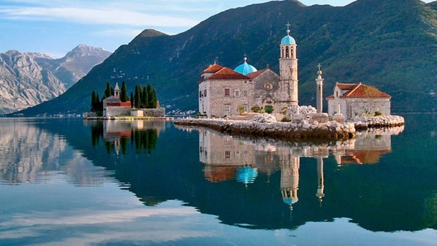 Dubrovnik: Montenegro Day Trip & Kotor Bay Short Boat Cruise