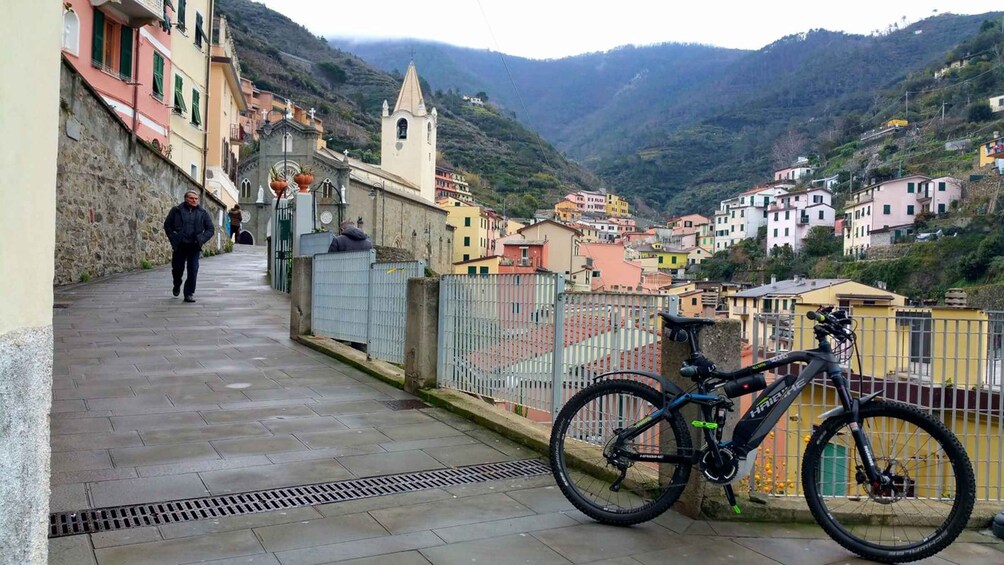 Picture 3 for Activity From La Spezia: Guided Mountain E-Bike Tour in Cinque Terre