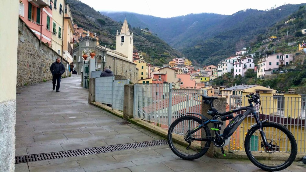 Picture 3 for Activity From La Spezia: Guided Mountain E-Bike Tour in Cinque Terre