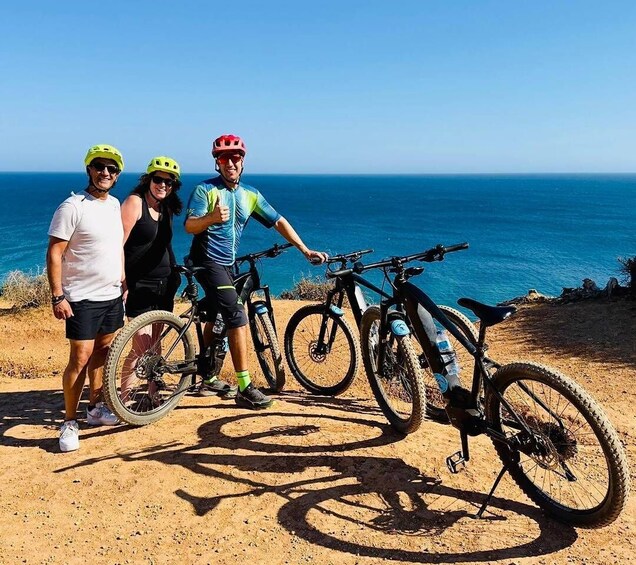 Portimão sightseeing guided tour on e-bikes