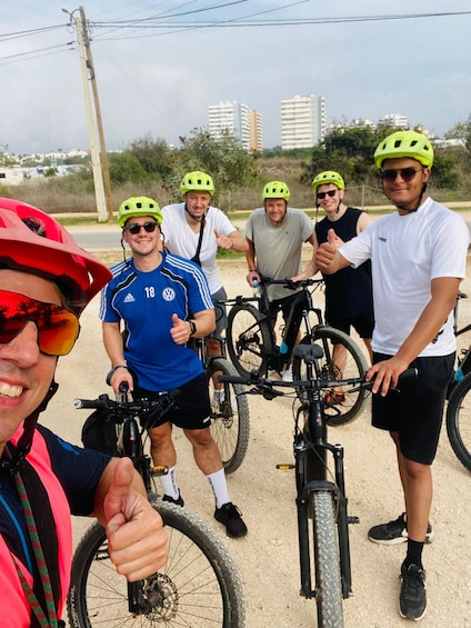 Portimão sightseeing guided tour on e-bikes