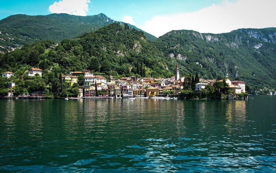 Picture 2 for Activity 4 Hours Private Boat Tour Como Lake