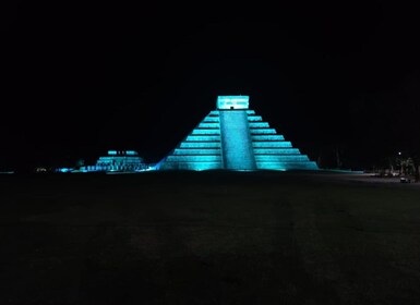 Privé rondleiding: Chichen Itza bij nacht, Grotavontuur & Diner