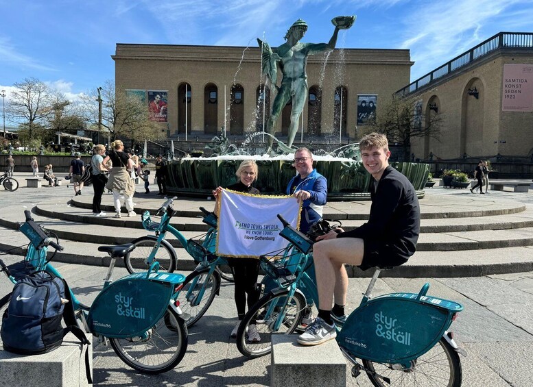 Picture 11 for Activity Gothenburg: City Highlights Bike Tour with Transfer