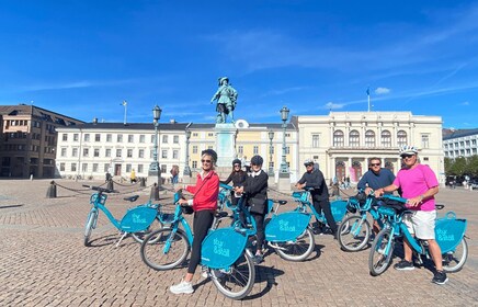 Gothenburg: City Highlights Bike Tour with Transfer