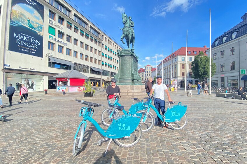 Picture 6 for Activity Gothenburg: City Highlights Bike Tour with Transfer