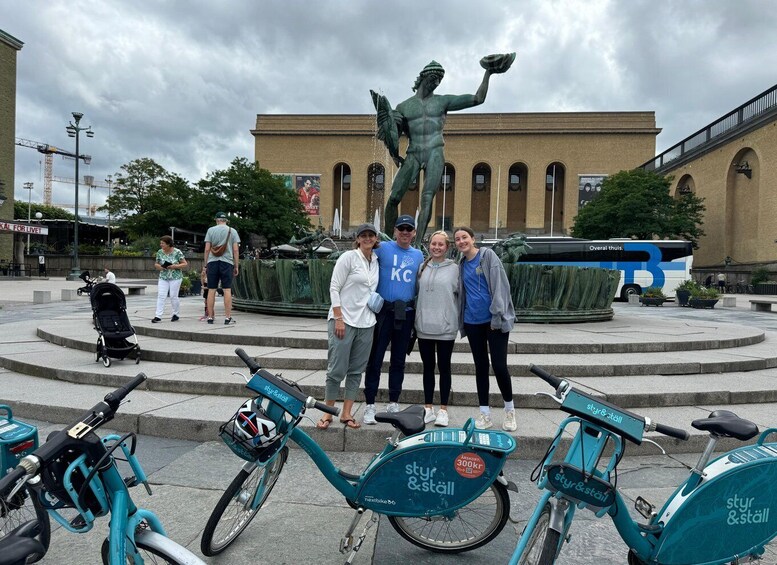 Picture 26 for Activity Gothenburg: City Highlights Bike Tour with Transfer