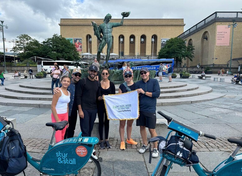 Picture 25 for Activity Gothenburg: City Highlights Bike Tour with Transfer