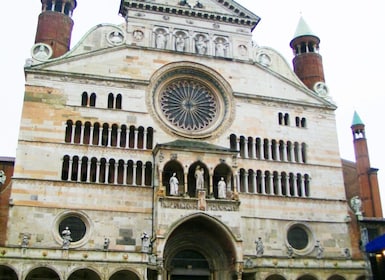 Tur pribadi CREMONA: indah, bersejarah, dekat dengan Milan