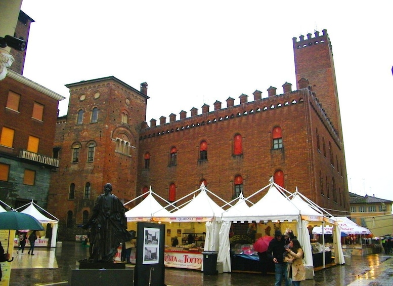 Picture 2 for Activity CREMONA private tour: beautiful, historic close to Milan