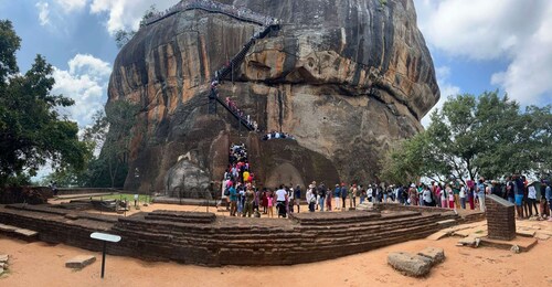 From Kandy: Sigiriya, Dambulla and Minneriya Private Tour