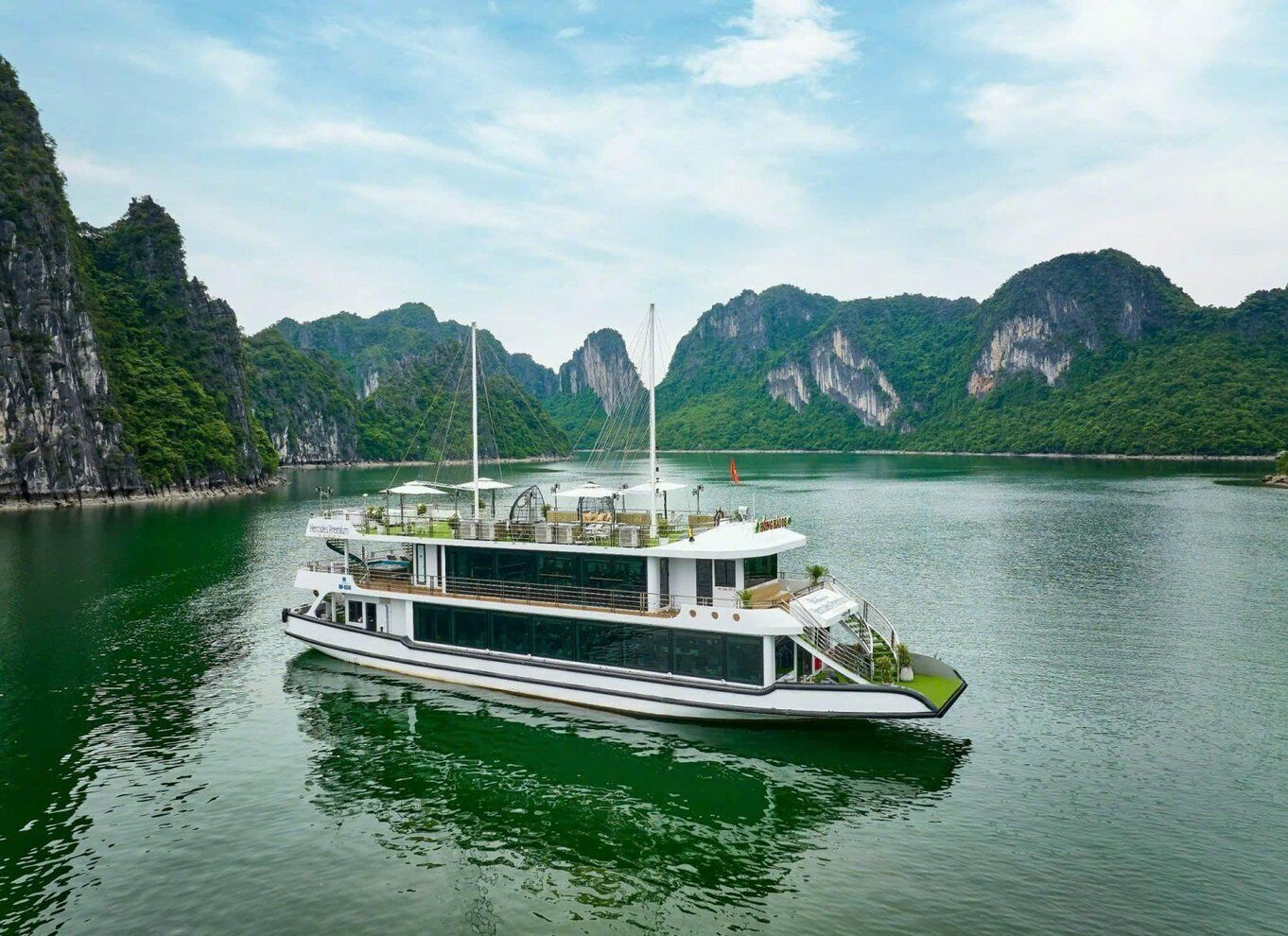 Hanoi: Halong Bay Day Trip with Titop Island, Cave, & Kayak